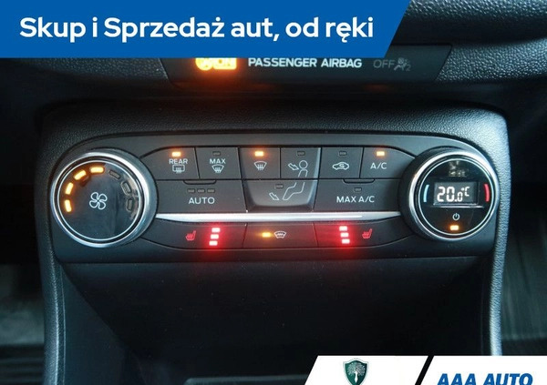 Ford Fiesta cena 49000 przebieg: 61217, rok produkcji 2017 z Krapkowice małe 191